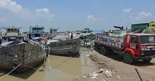 পদ্মায় পানি বাড়লেই ফরিদপুর নদীবন্দরের ব্যবসা-বাণিজ্যে ফেরে প্রাণ